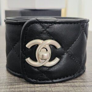 Chanel bracelet leather cc